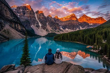 Banff: Moraine Lake Sunrise Shuttle