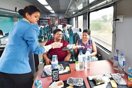 Taj Mahal Day Trip from Delhi by Fastest Train - All Inclusive