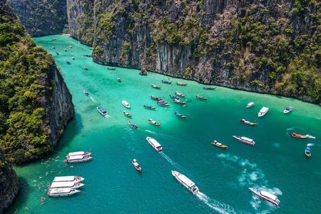 Phuket: Phi Phi Islands, Maya bay & Khai Island by Speedboat