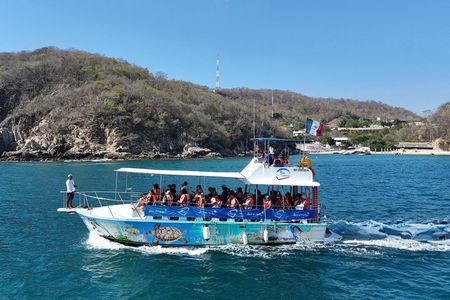 7 Bays of Huatulco Yacht Tour