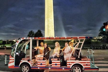 Washington DC Monuments at Night Guided E-Trolley Tour with Stops