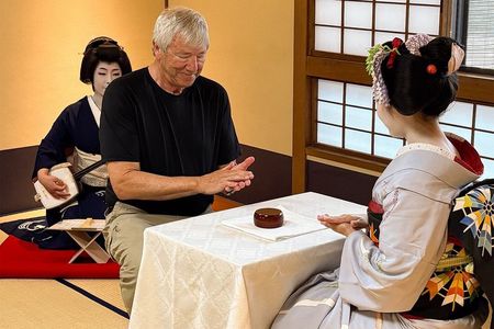 Private Kyoto Geisha and Maiko Lunch with Dance up to 4 Guests