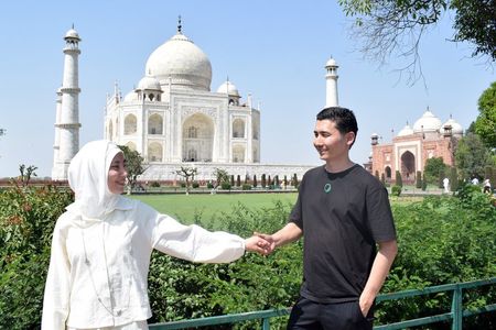 From Delhi Taj Mahal Tour by Superfast Train All Inclusive