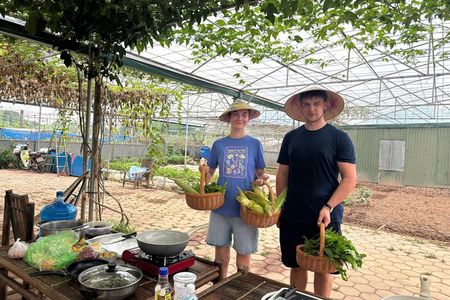 Hanoi Farm-to-Table Cooking Class with Village Cycling