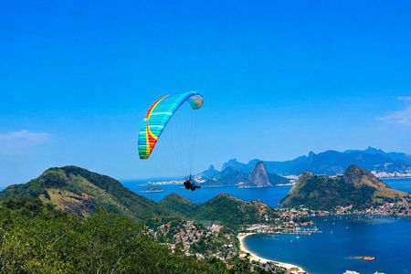 Experience paraglider flight with a full view of Rio de Janeiro
