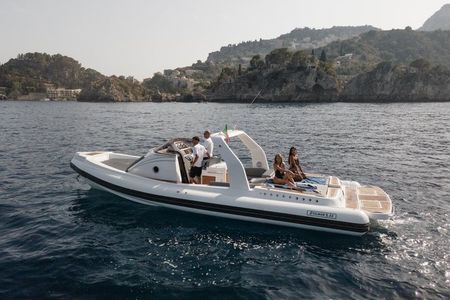 Taormina and Giardini Naxos Boat Tour 4h and visit caves