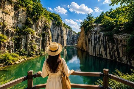 Art Valley, Sanjeong Lake, Jaein Falls Tour from Seoul