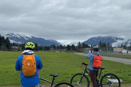 Juneau Private Bike Tour w Glacier Views and Sightseeing in SUV