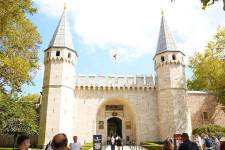 Topkapi Palace Skip the Line Hosted Entry Ticket and Audio Guide