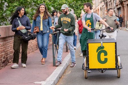 Toulouse gourmet tour in English: cheese wine heritage