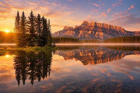 Banff: Two Jack Sunrise, Wildlife, Lake Louise & Canyon