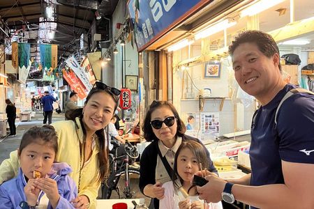 Fukuoka Yatai Night Food Private Tour with Licensed Guide
