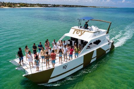 Punta Cana Private Catamaran Spring Break Party, Snorkel & BBQ