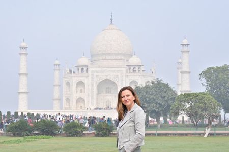 Private Car from Delhi to Taj Mahal with Driver and Local Guide