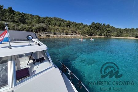 Zadar: 3 Islands Boat Tour with Snorkeling Eqp., SUPs & Drinks