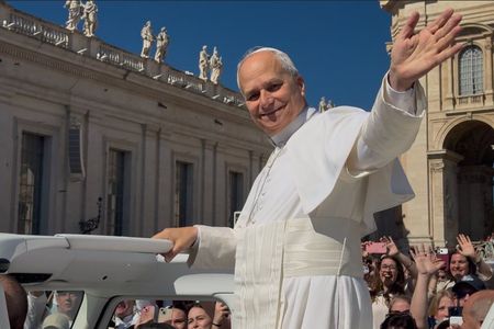 Guided Papal Audience Tour with privileged access
