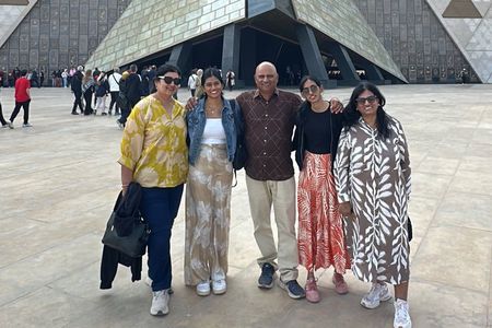 Grand museum Tour with Egyptologist, Lunch & Private Transfers