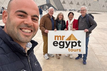 Private Guided Day Tour Giza Pyramids, Sphinx & Grand Museum