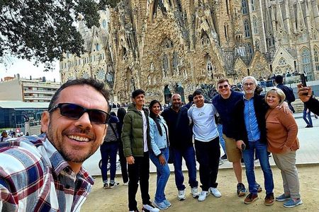 Explore Landmarks of Barcelona Private Tour