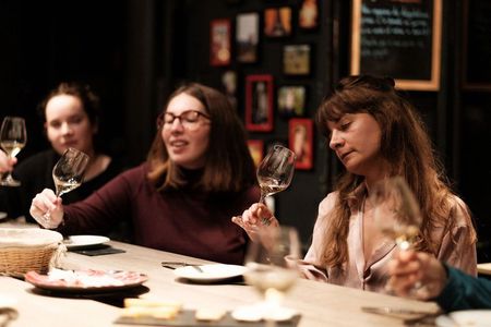 Wine and cheese tasting in Bastille