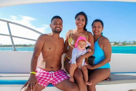 Unforgettable Family Boat Experience