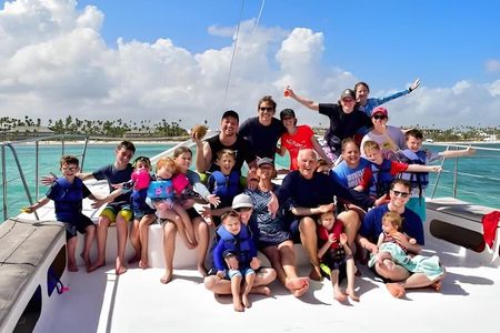 Unforgettable Family Boat Experience
