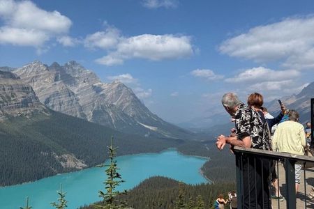 Banff/Jasper Parks, Icefields, Bow, Peyto lakes, small groups!