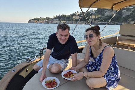 Naples Sunset Boat Tour with Chic Pic Nic Cruise & Prosecco