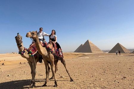 VIP Private Giza Pyramids and Sphinx Tour with Lunch