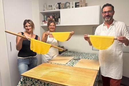 Modena: Cooking Class Tortelloni, Tagliatelle, Tiramisù & Wine