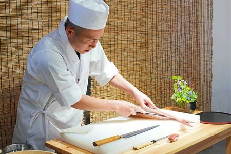 Tokyo Tsukiji Fish Market Tour & Sushi Making class with Pro Chef