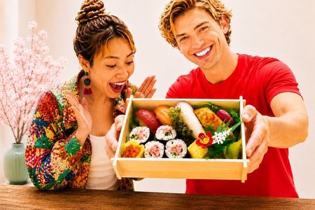 Tokyo: Tsukiji Fish Market Sushi Making – Beautiful Sushi Bento