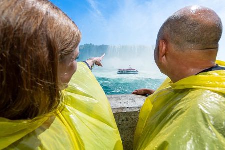 Niagara Falls Tour With Boat Cruise, Illumination Tower & Dinner