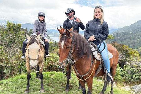 Andean Horseback Riding Experience Near Bogotá