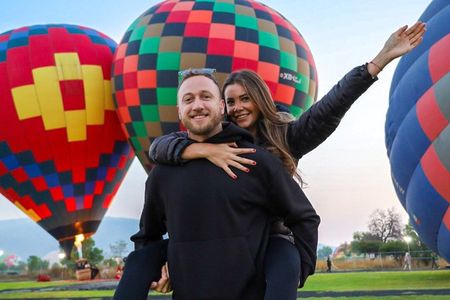 Balloon Flight + Natural Cave Breakfast + Pyramids + Pickup