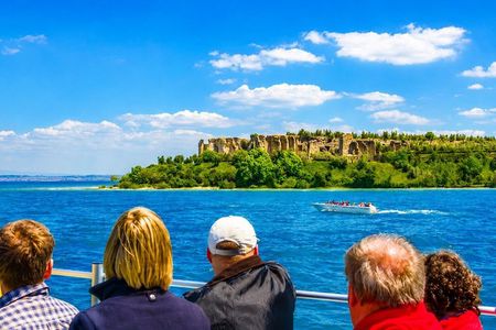 From Milan: Verona, Sirmione & Lake Garda Boat Cruise