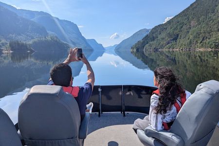 Mostraumen Private Pontoon Cruise