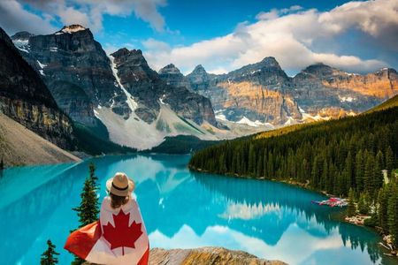 Moraine Lake Louise Banff Day Tour from Calgary Canmore Banff