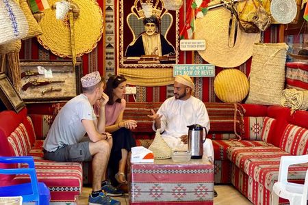 Private Nizwa Fort, Souq & Jebel Akhdar 4WD Tour