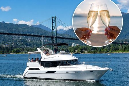 Vancouver Adults only Yacht Cruise with Prosecco and Snacks