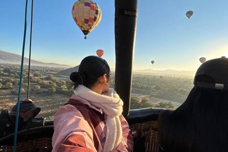Eternal Experience Balloon flight over the Teotihuacan Pyramids