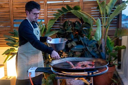 Barcelona Gaudi Walking Tour and Paella Cooking Class