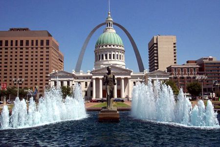 St. Louis Private Walking Tour: Iconic Sites & Stories