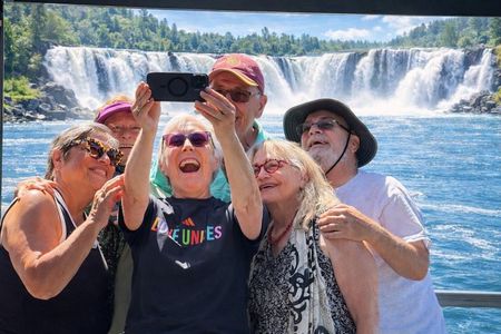 Scenic River Boat Tour on the Willamette River