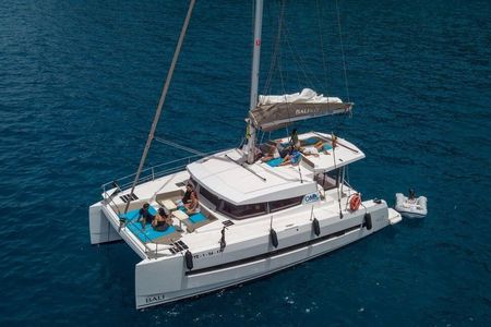 Marbella: Luxury Catamaran Cruise with Drinks Included