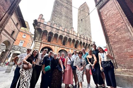 Bologna Team Building City Game and Treasure Hunt