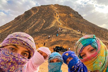 Private 2 Day White and Black Desert Camping Tour from Cairo