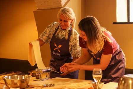 NEW Rome Twilight Trastevere: Adults-Only Pasta & Prosecco Class