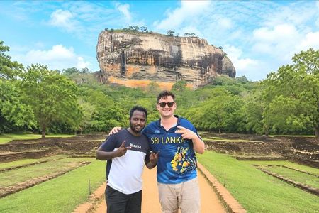 10-Day Sri Lanka Tour : Culture, Wildlife, Beach & Adventure