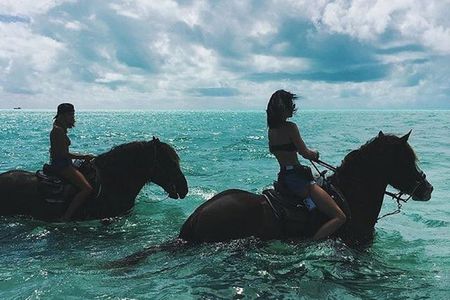 1 hour bali horse riding & Swim at the beach